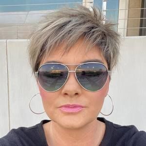 Meet your Posher, Tina